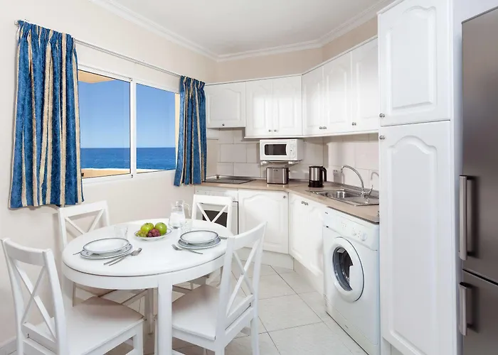 Marino Tenerife Отель Коста-дель-Силенцио